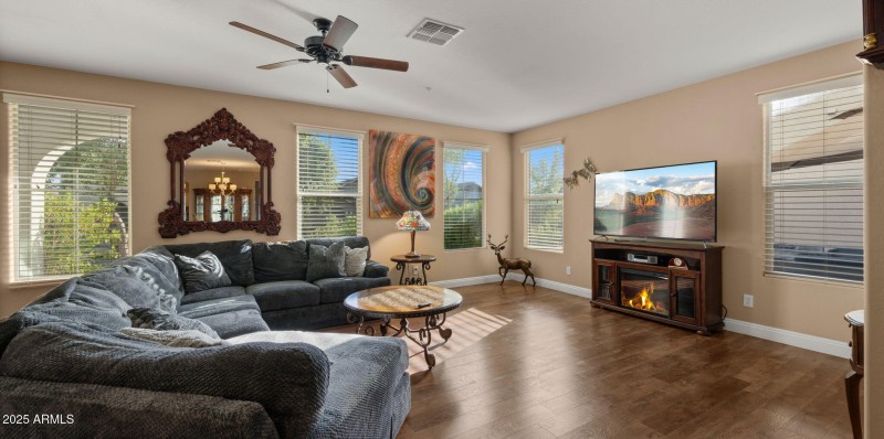 12-web-or-mls-Great Room9