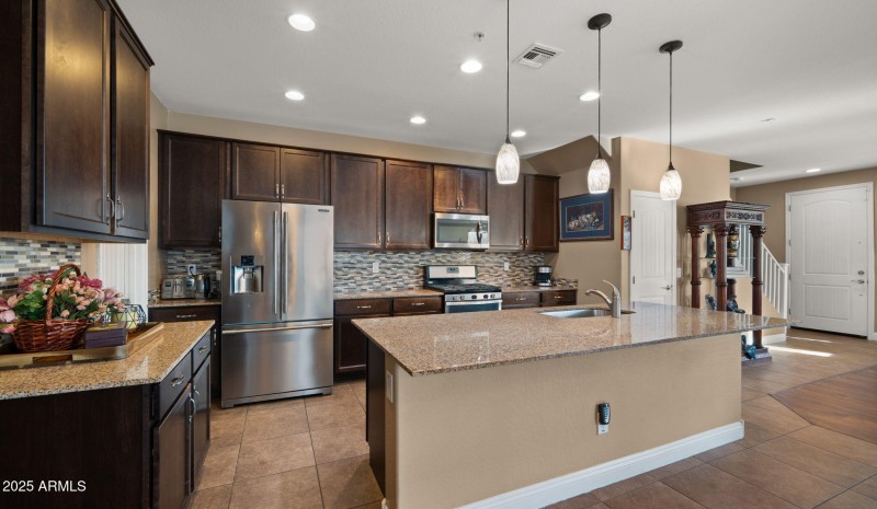 16-web-or-mls-Great Room5