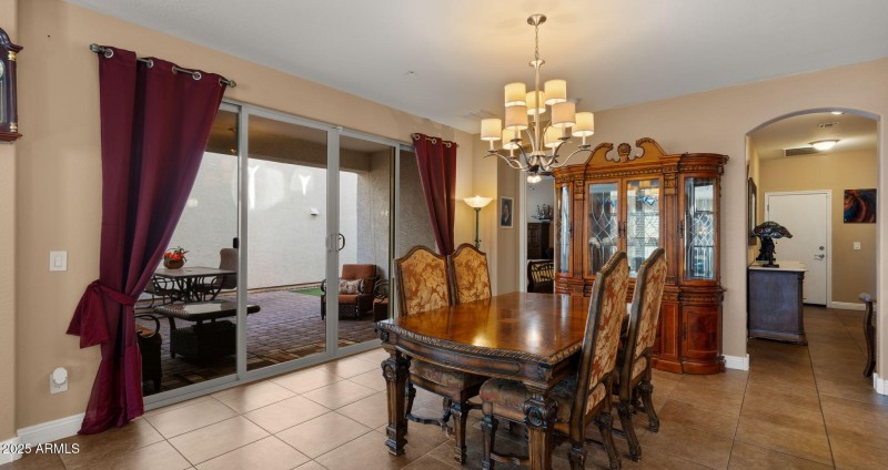 23-web-or-mls-Great Room14