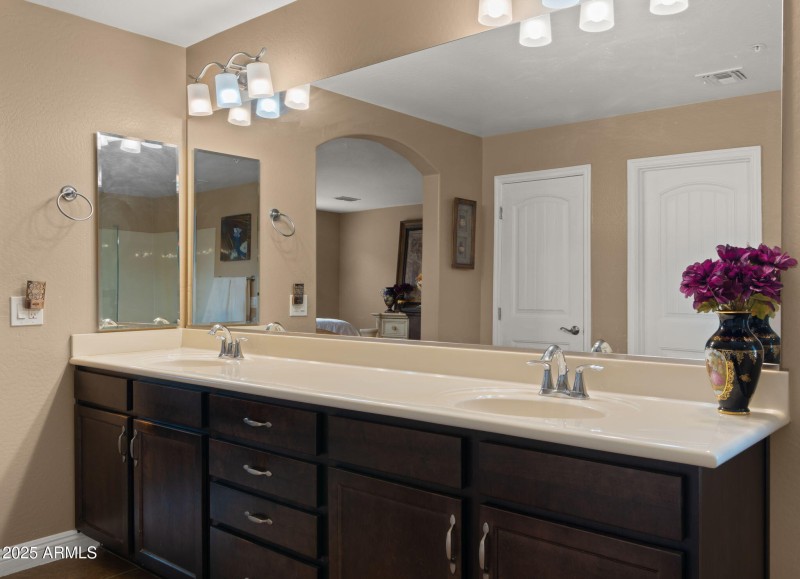 46-web-or-mls-Primary Bedroom1