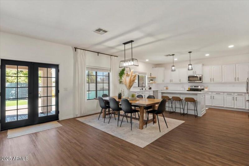 12-Dining and kitchen