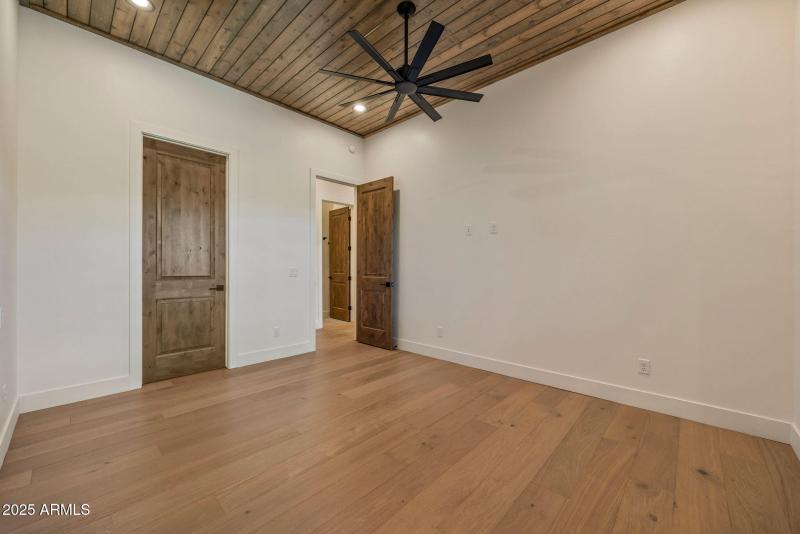 5th Bedroom (Lower Level)