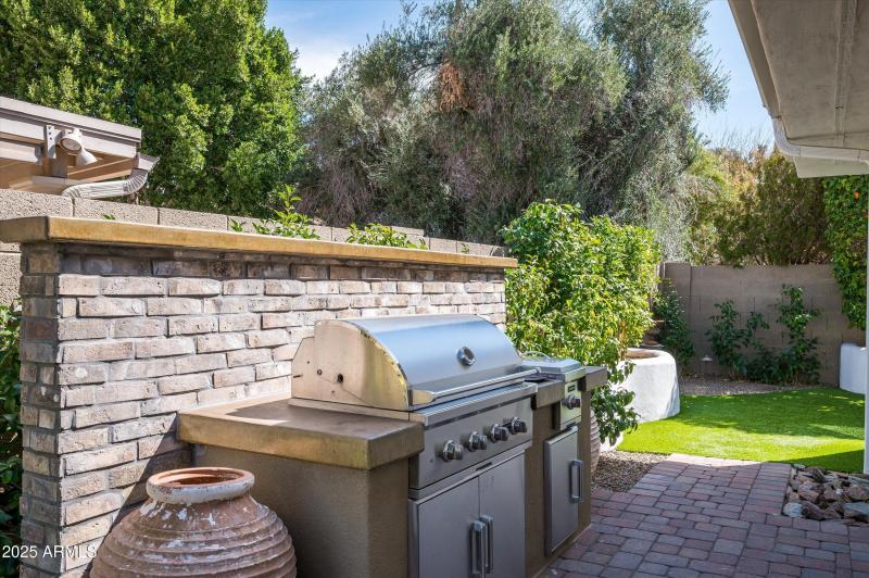 Built-in BBQ & Grill