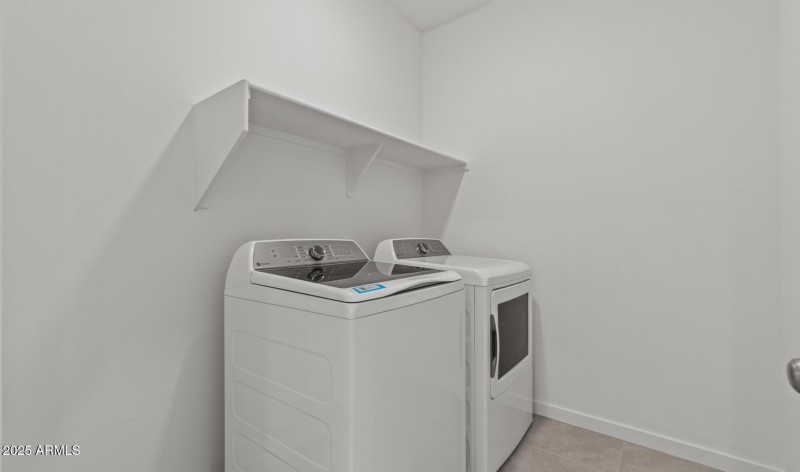 MR Lot #63 Laundry (Large)