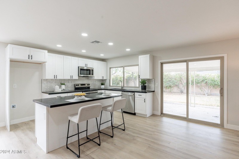 8-web-or-mls-Jolla-HD-8