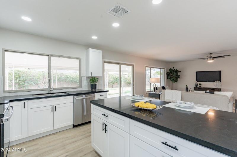 9-web-or-mls-Jolla-HD-9