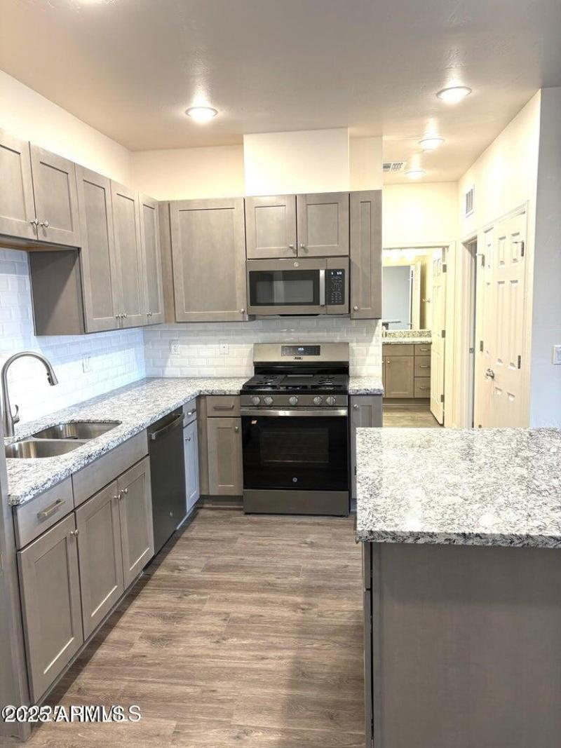 Ponderosa Parkway 7-233