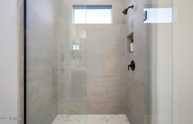 OWNER'S SHOWER