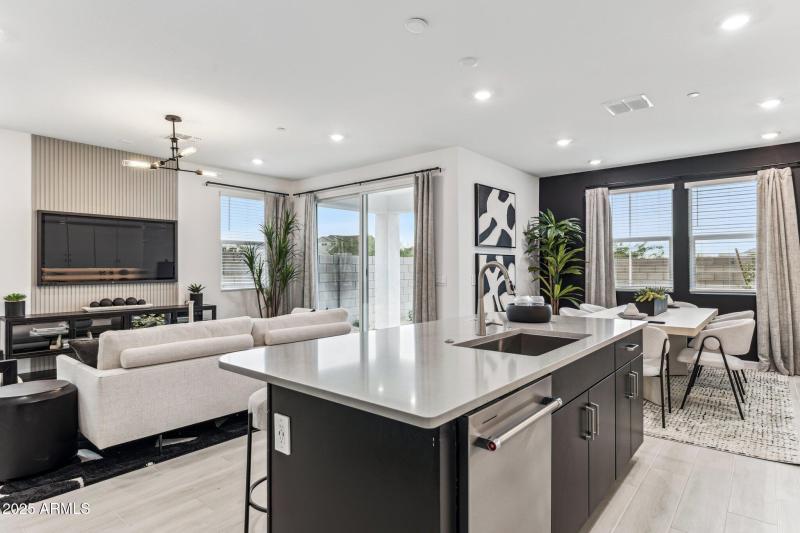 9-web-or-mls-9736-s-11th-st-lot-3-avance