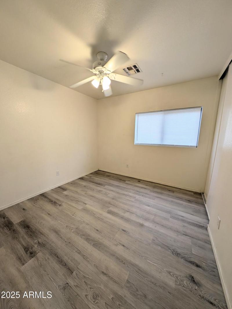 PXL_20250905_003726089.MP~2