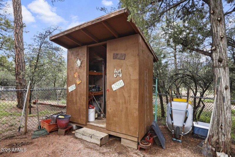 Yard tool shed
