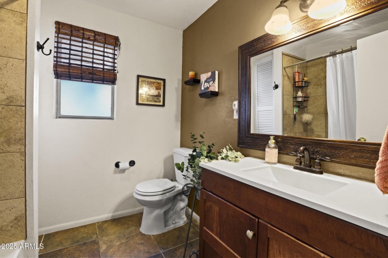 MH-Upstairs bathroom