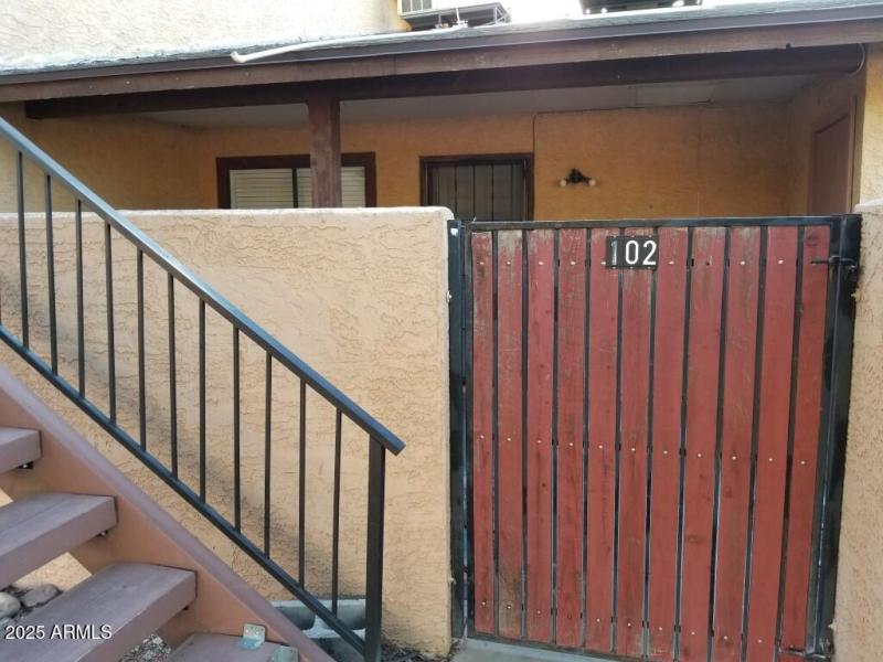 2753 #102_Yard_4 (Medium)