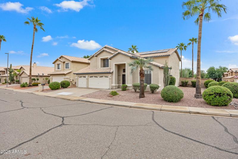 2027 E Parkside Ln-1