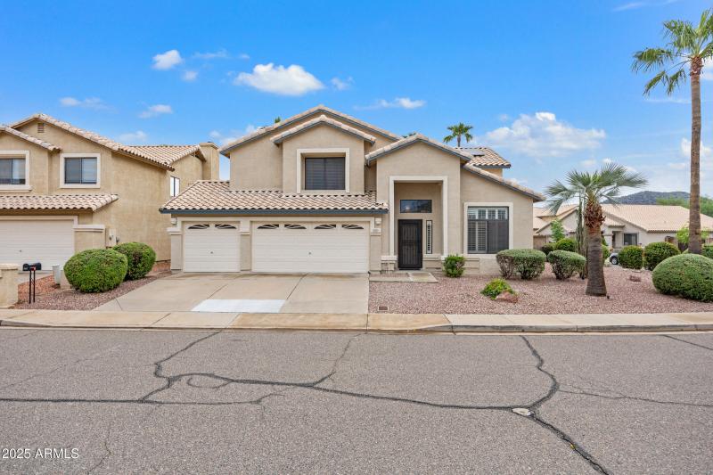 2027 E Parkside Ln-3