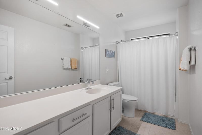 2027 E Parkside Ln-29