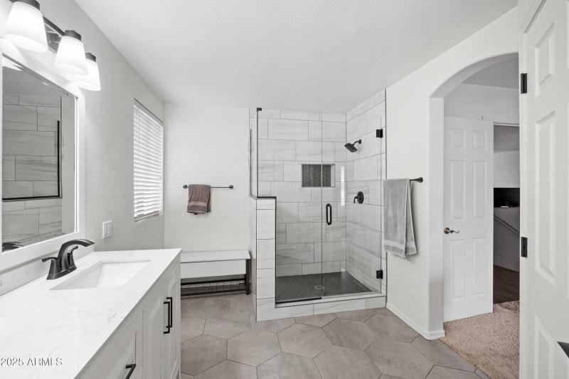 2027 E Parkside Ln-34