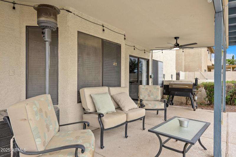 2027 E Parkside Ln-43