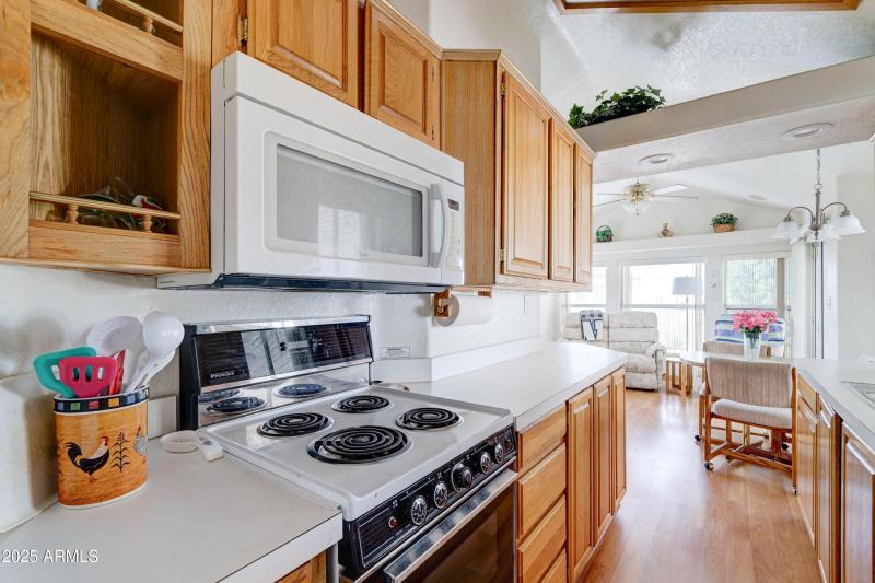 Built in microwave_great space for cooki