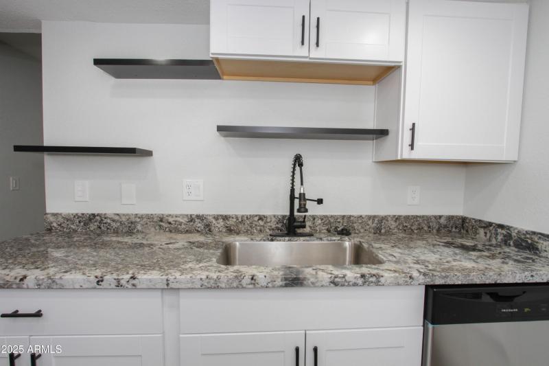 3119 W Cochise Dr Unit 109-10