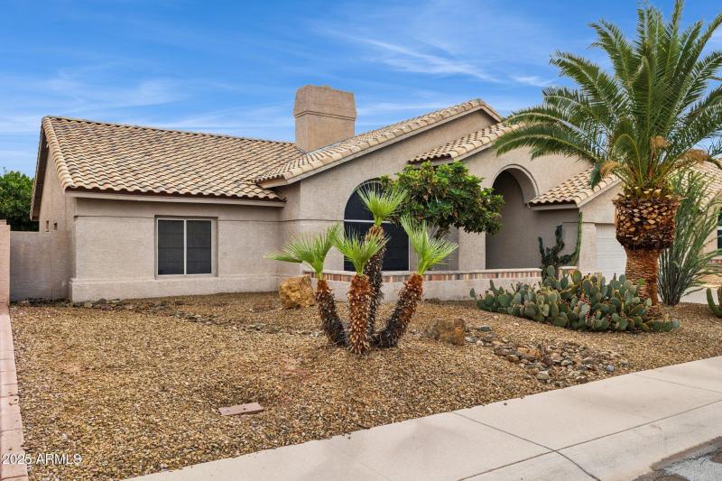 2-web-or-mls-16421-n-49th-st