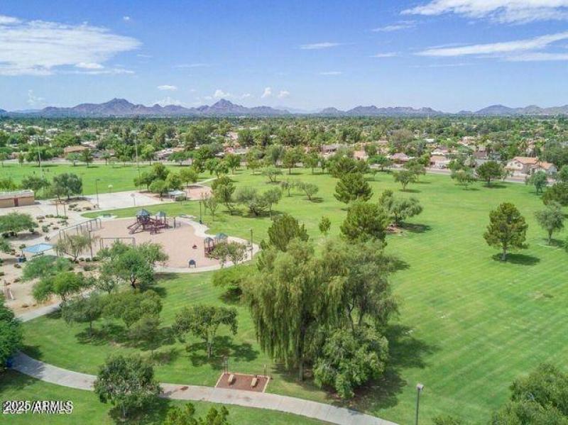 Park next to Tierra Buena