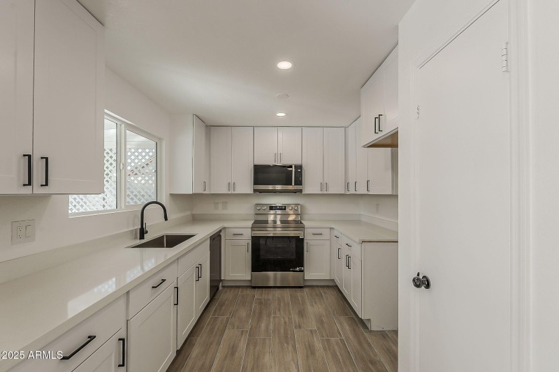 11-web-or-mls-4th Ave-11