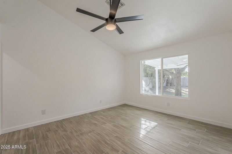 16-web-or-mls-4th Ave-16