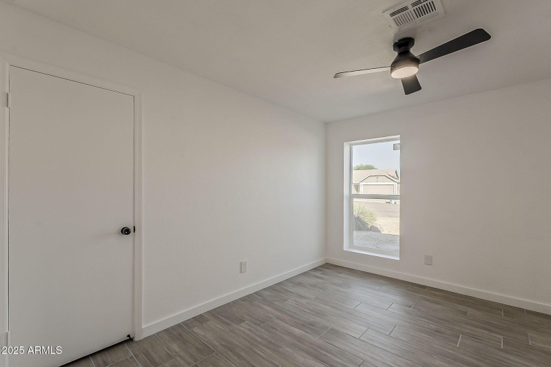 25-web-or-mls-4th Ave-25