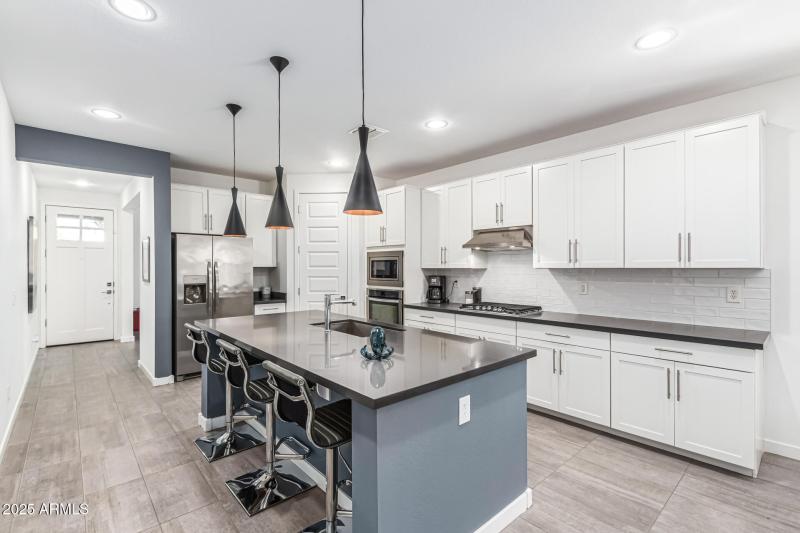 Foyer with hall to Kitchen