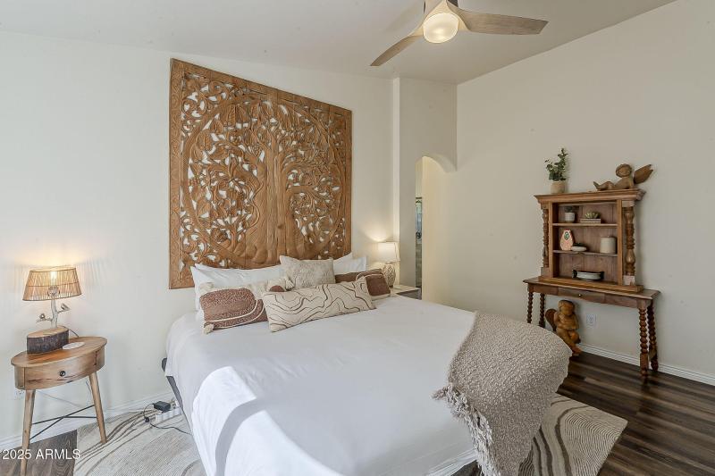 26-web-or-mls-Kiva Ave-26