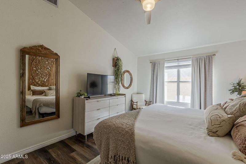 28-web-or-mls-Kiva Ave-28