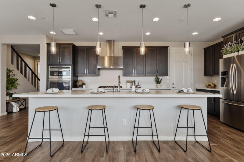 Breakfast Bar/Island