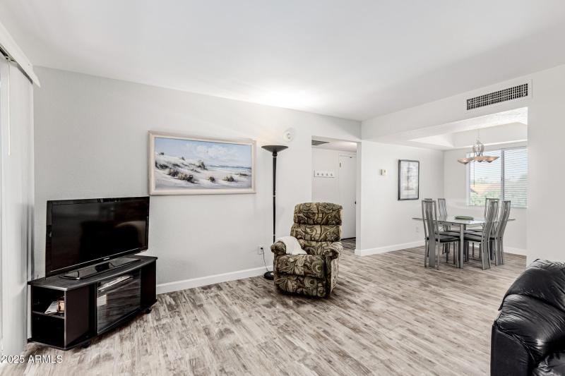 7 - Paradise Village