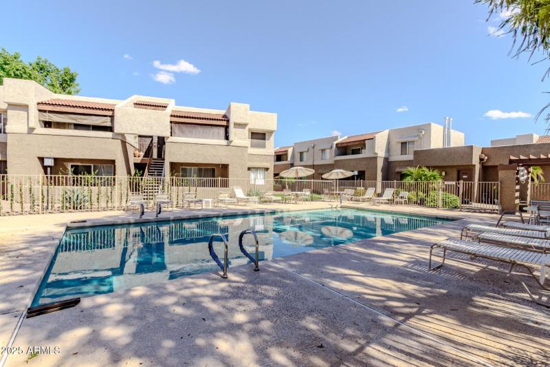 28 - Paradise Village