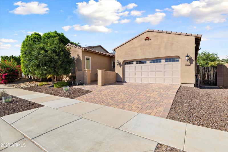 03-Front 15928 W Sierra St