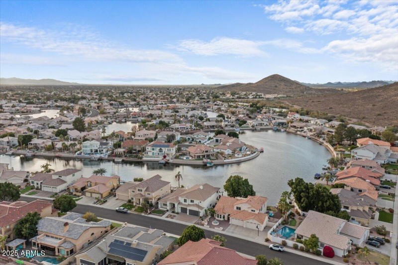 003-Aerial front of home & views