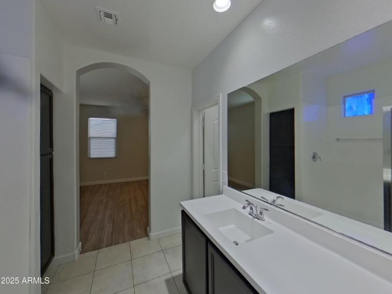 8_pc_qfGGaDvAHp_KcyKTiAhOC_layout_1