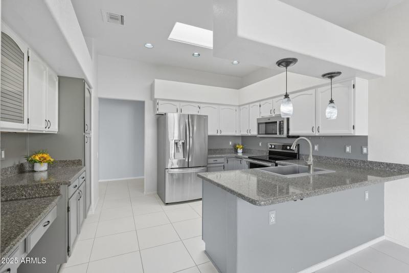 53-web-or-mls-Harvest Moon Dr-35