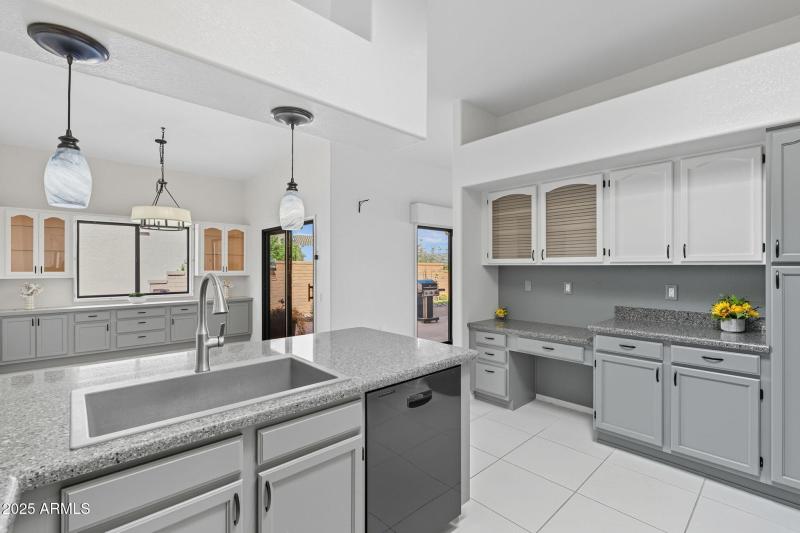 58-web-or-mls-Harvest Moon Dr-40