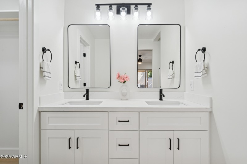 019-primary-bathroom