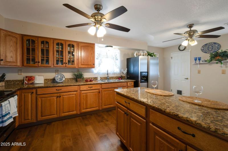 Pretty Kitchen cabinets