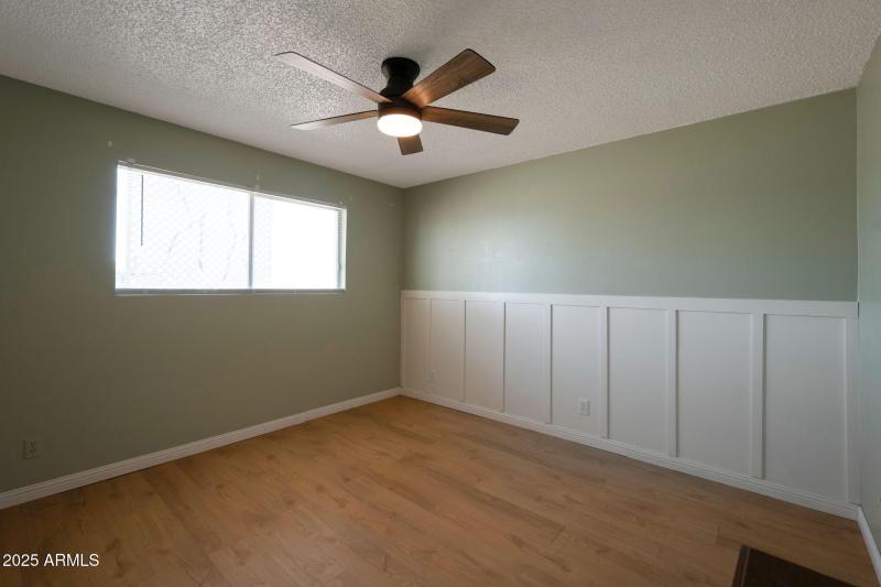 Love the color and decorative panel