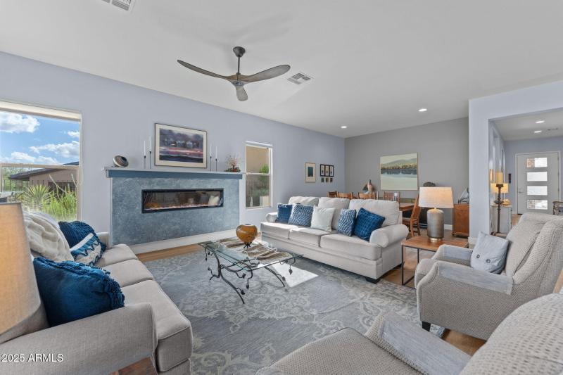 Comfortable Great Rm