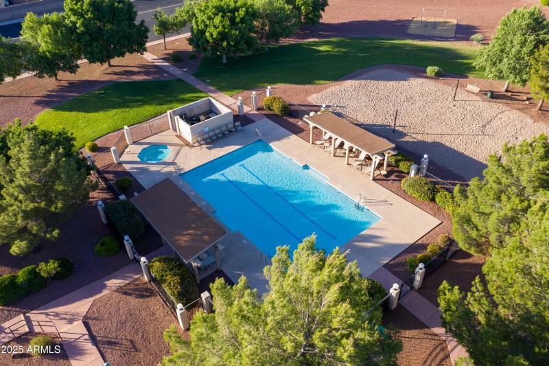 4 Club house and pool HOLIDAY-6