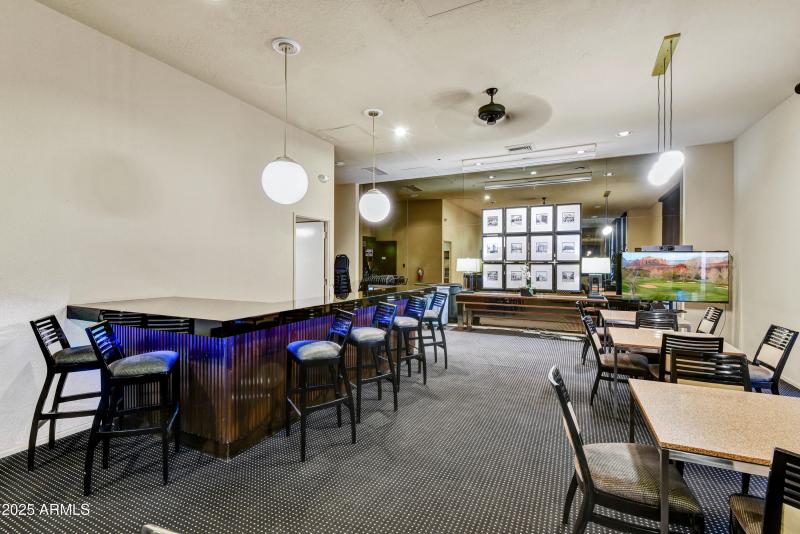 03-Clubhouse