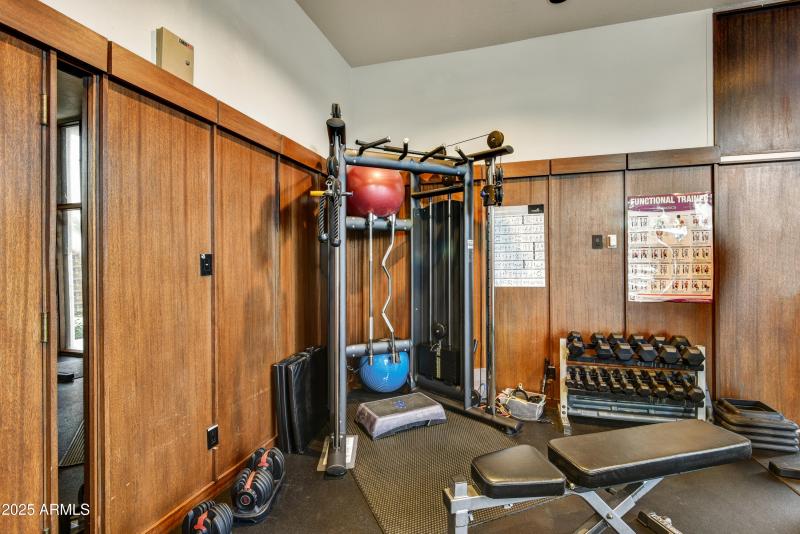 04-Fitness Center