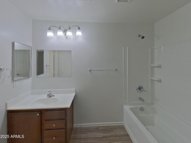 6_pc_TnKKOULB2e_oZ2nrGqmI4_layout_1