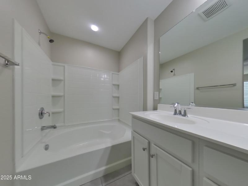 8_pc_SBCo38s3hB_wGTcbyjMqu_layout_0