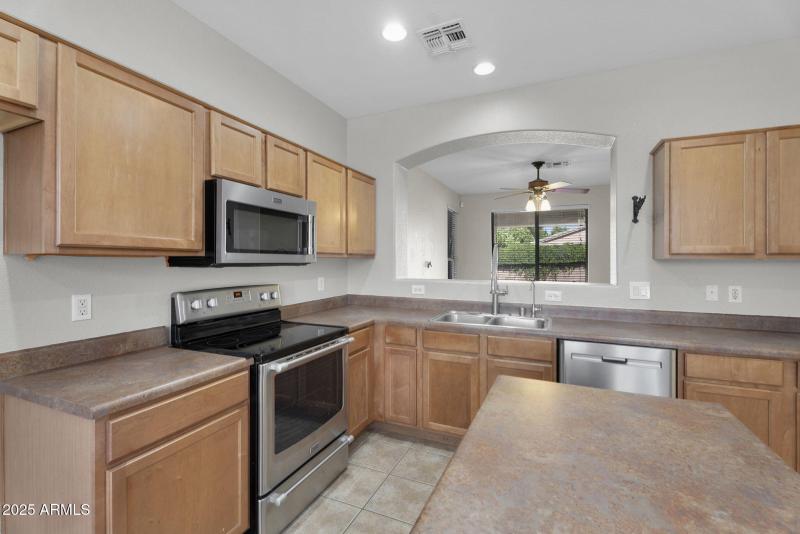 13-web-or-mls-9250 W Runion Dr -18